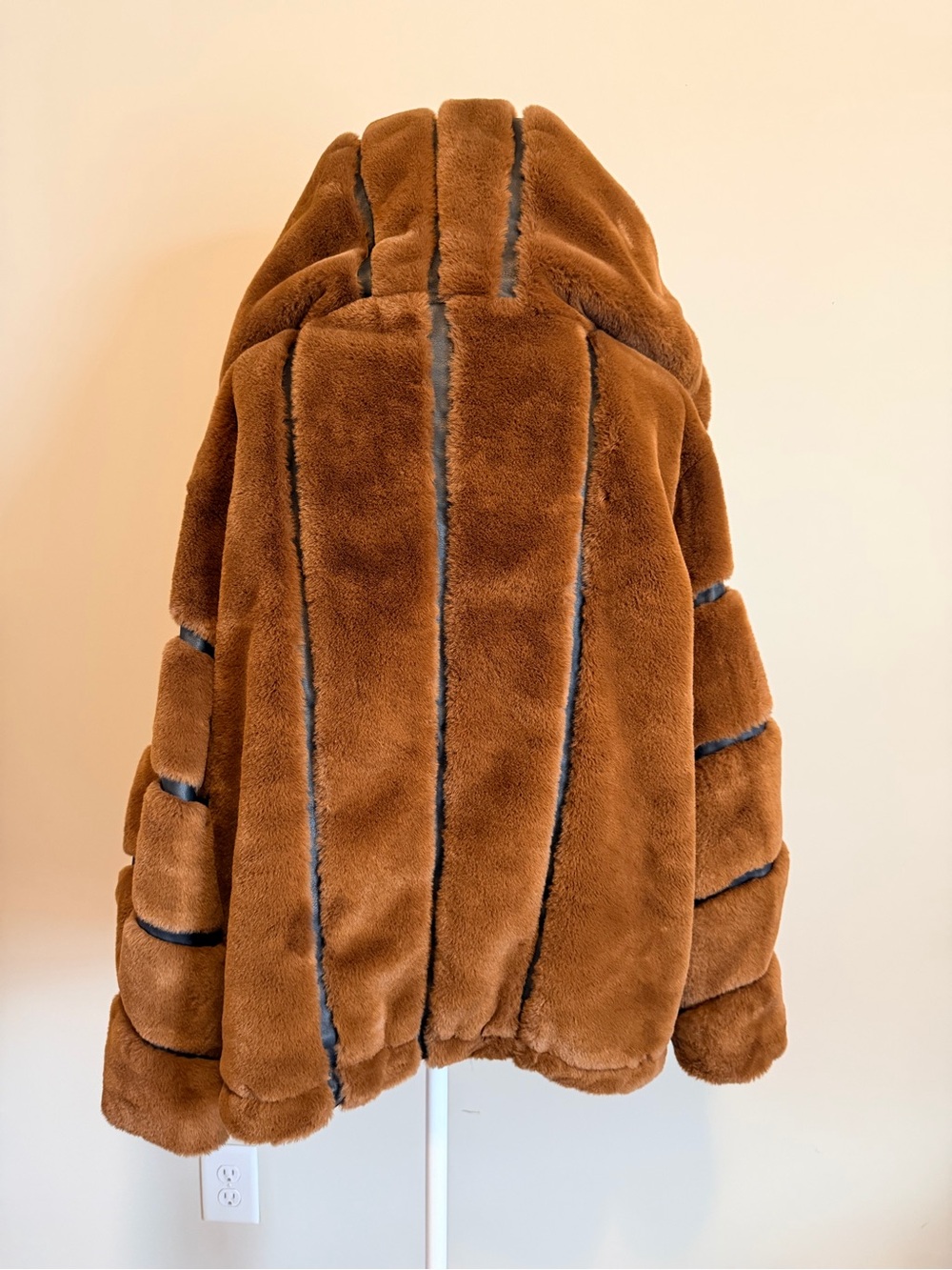 ALO Yoga Knockout Faux Fur Hooded Oversized  Jacket Chocolate Brown size medium - Picture 8 of 15